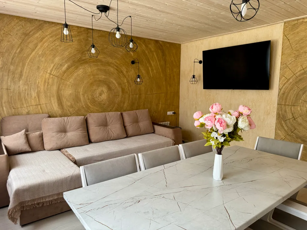 Дом с прудом у леса с хвойным оазисом в 3 км от ГЛЦ Абзаково до 8 гос.