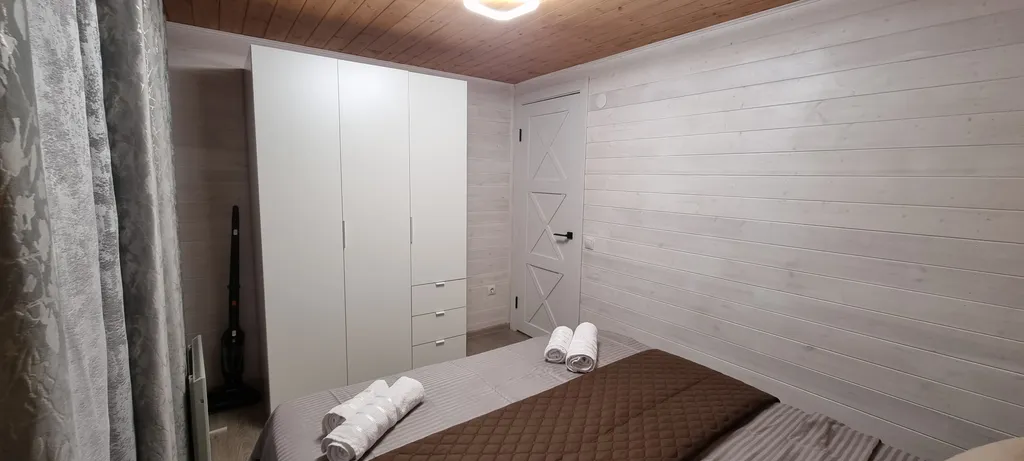 Коттедж Дом с террасой в лесу рядом с речкой — Архыз