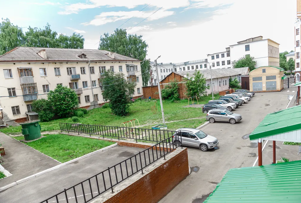 Большая квартира в самом центре города на площади