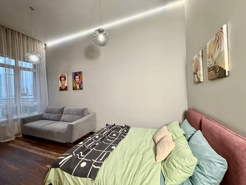 Роскошная квартира пентхаус с 4 метровыми потолками с видом