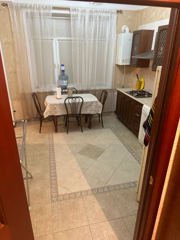 Уютная квартира в центре города, а самое главное три минуты до моря