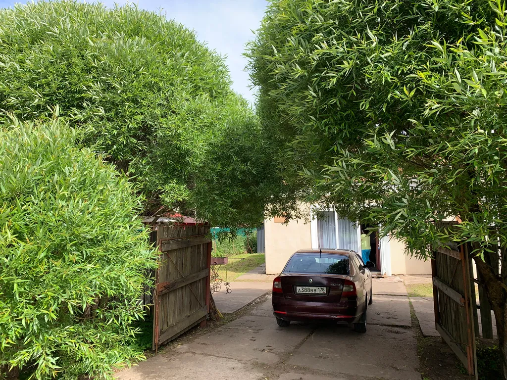 Коттедж Уютная и комфортная ХижInna с русской банькой в лесу у реки — Волхов