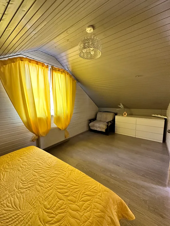 Загородный дом с бассейном и сауной