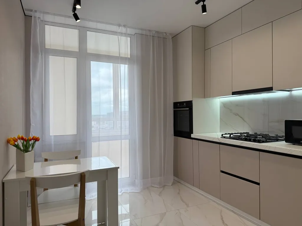 Однушка в 5 мин от ТЦ Островский, удобная локация