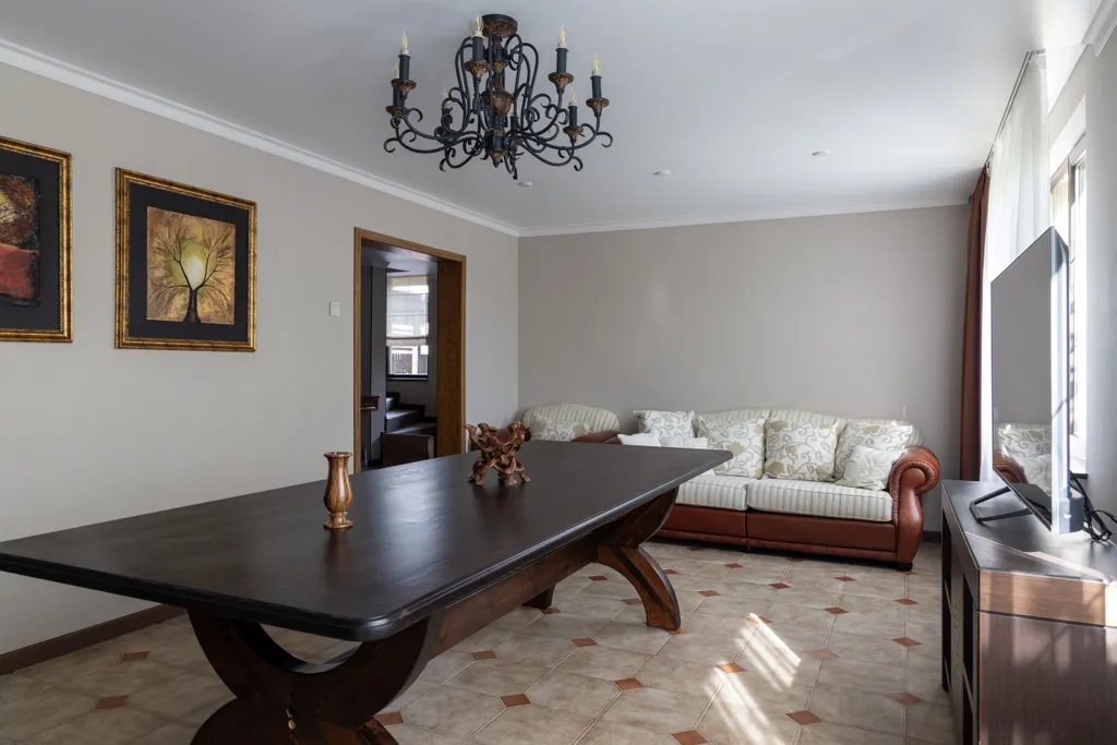 6-комнатный Дом