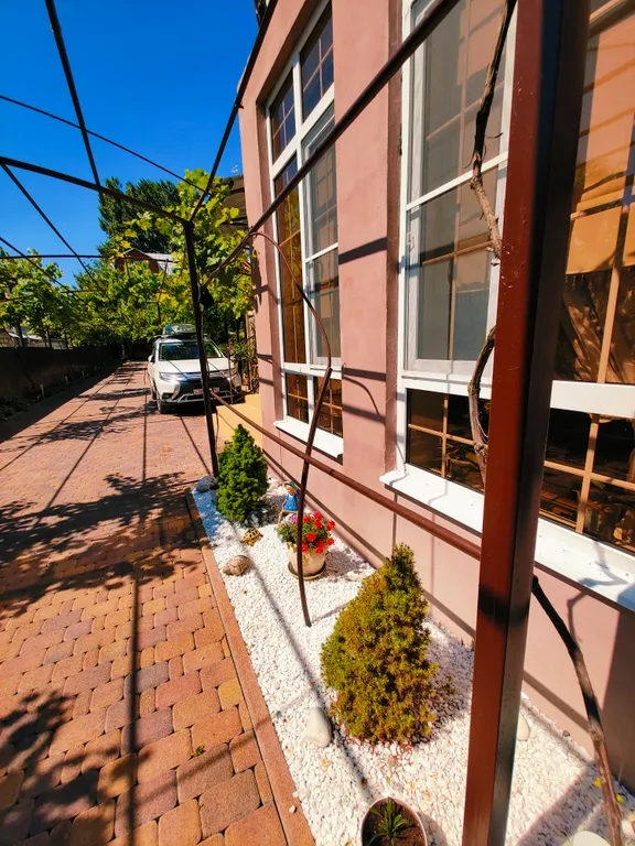 Дом с бассейном