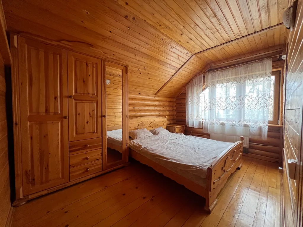 Сруб в Ялте c бассейном и сауной