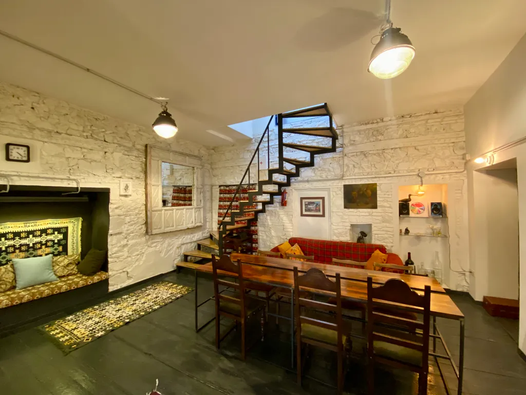 Коттедж Дом в стиле лофт в Старом Тбилиси — аренда посуточно в Тбилиси