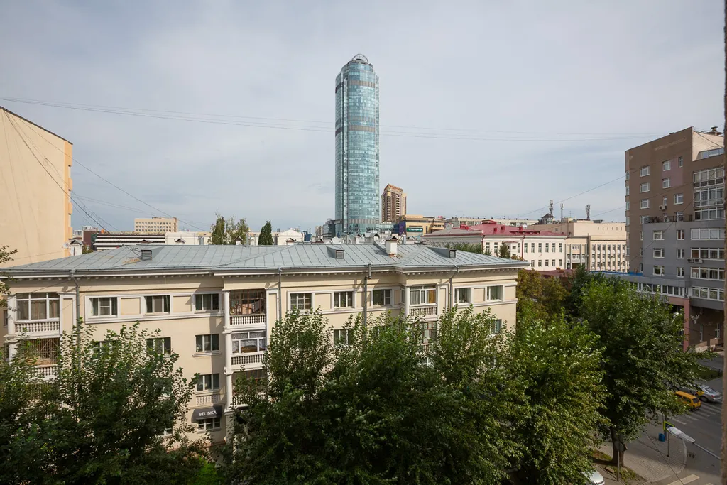 Апартамент с подсветкой в центре рядом с БЦ Высоцкий