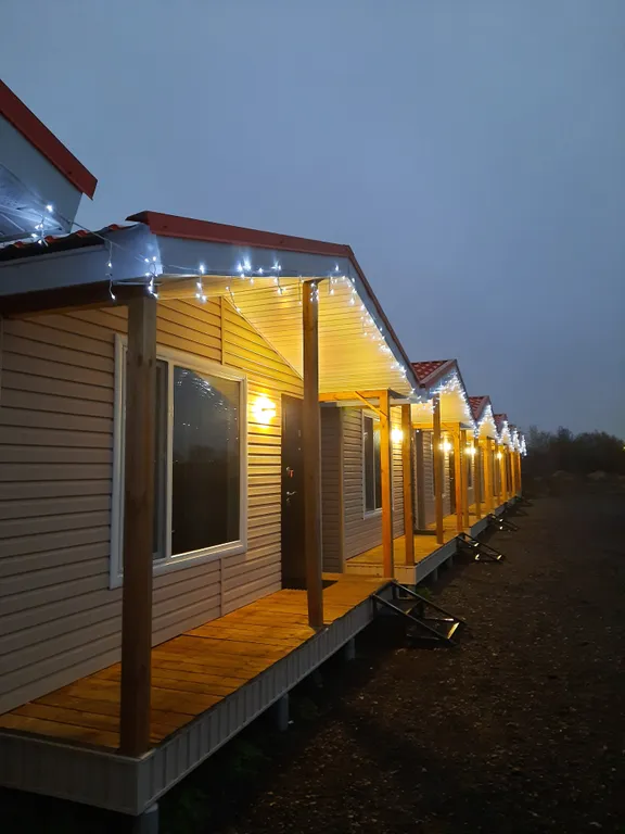 Коттедж Уютный четырехместный Домик де-люкс с двухспальной кроватью — аренда посуточно в Поповка