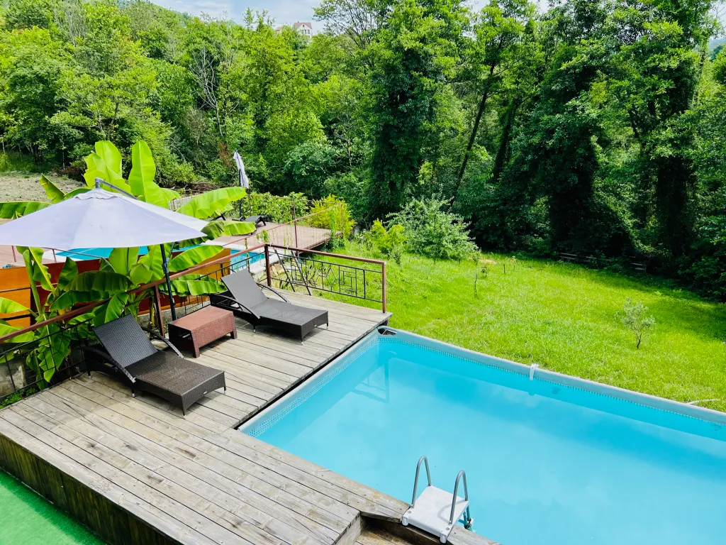 Эко-дом из Сруба с бассейном