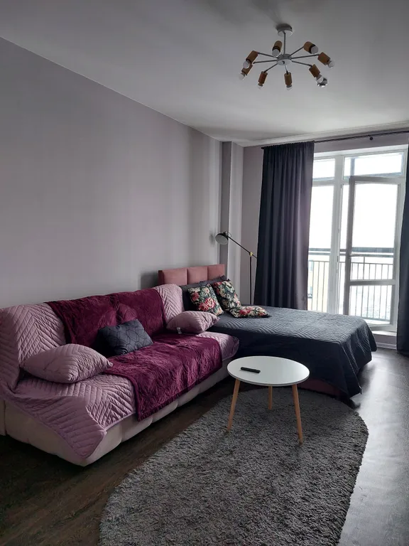 Уютная квартира с панорамными окнами в центре Иннополиса