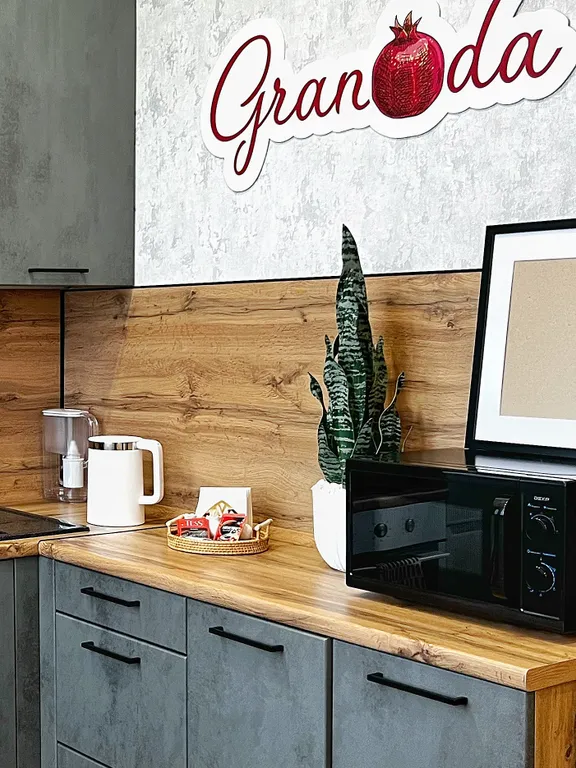 Kраcивaя тёплaя кваpтирa в центрe на развязке к Главным Заводам города