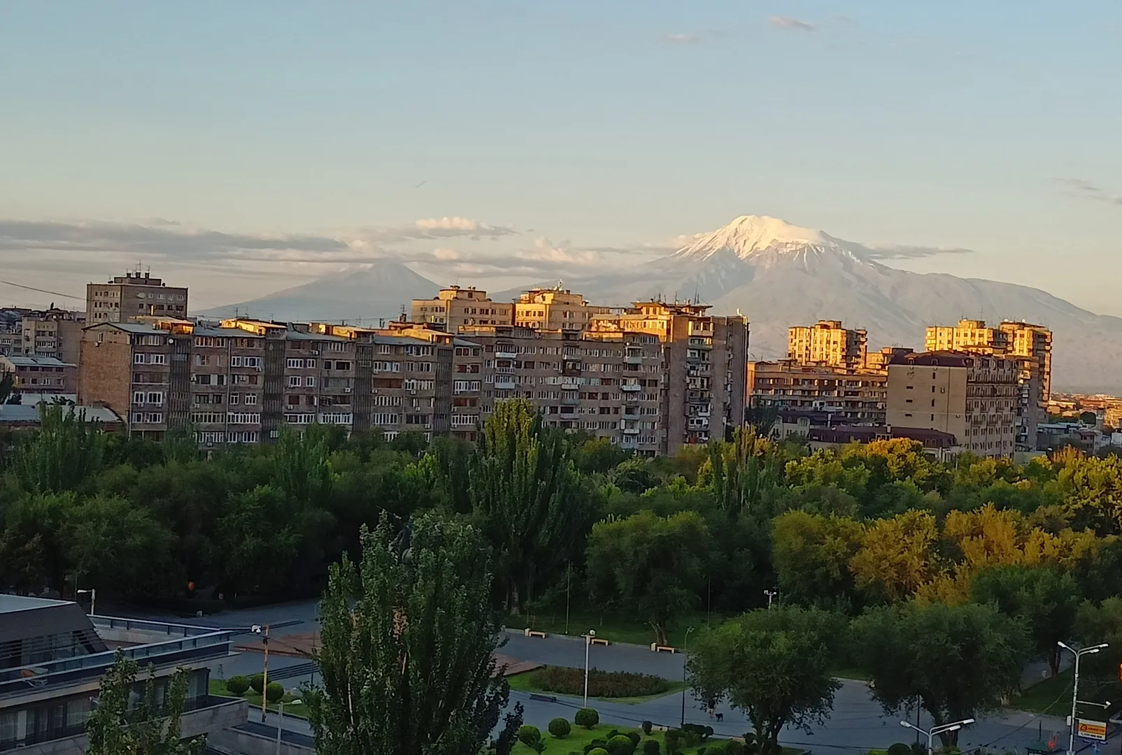 Вид на гору Арарат с балкона.