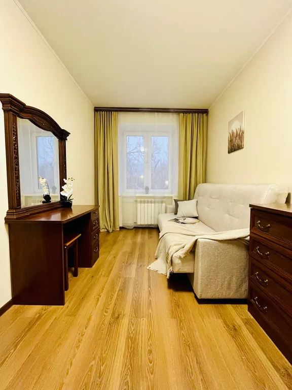 Квартира Уютная евро 3-комнатная квартира в 1 минуте от метро Академическая — Москва