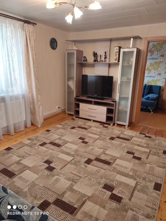 Полдома с банькой с отдельным входом