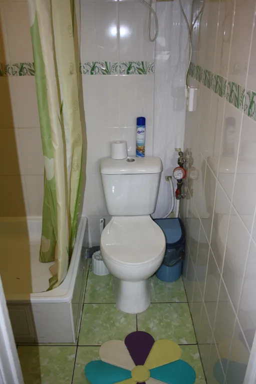 Студия с видом на сквер