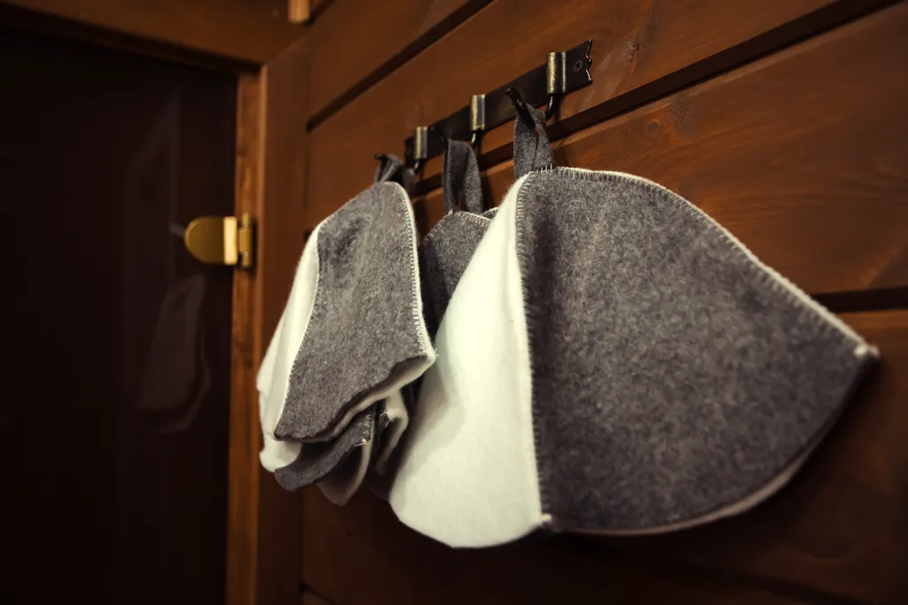 Большой панорамный коттедж в английском стиле с видом на озеро