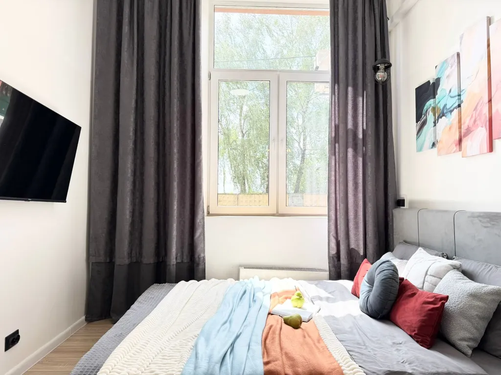 Студия с дизайнерским ремонтом