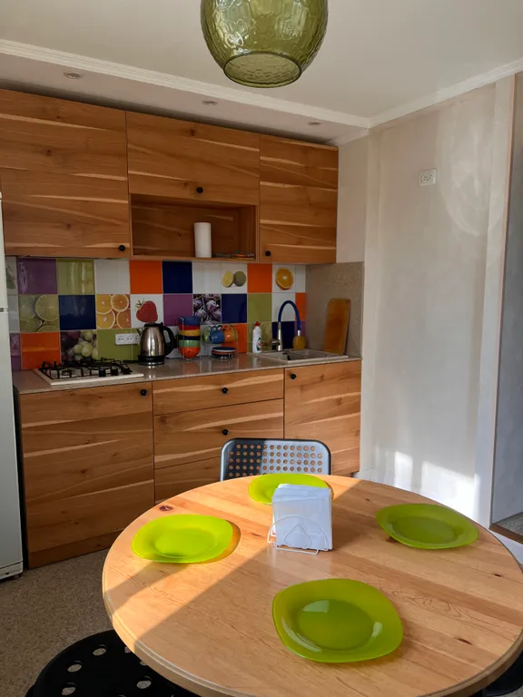 Дом со своим двором и парковкой