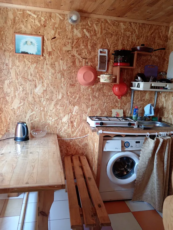 Коттедж Гостевой домик вдали от берега и шума с кухней, туалетом, душем в доме — аренда посуточно в Яровое