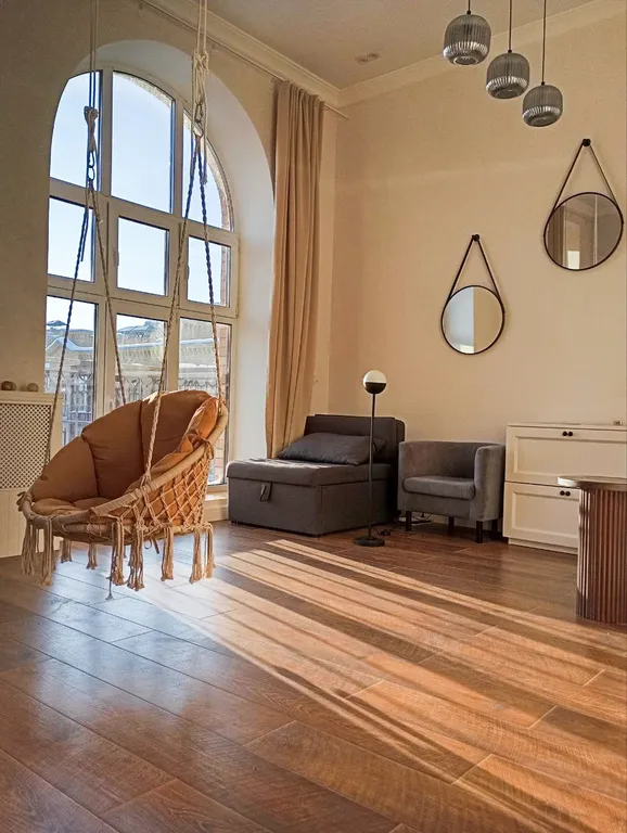 Квартира Уютная студия с высокими потолками — аренда посуточно в Сабурово