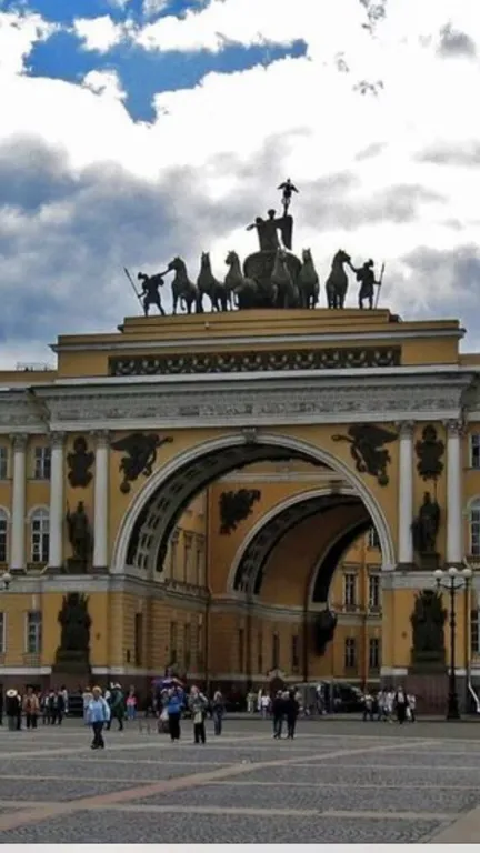 Квартира Квартира Тихий дворик у Эрмитажа — Санкт-Петербург