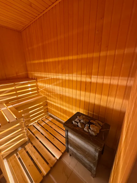 Дом с баней и джакузи