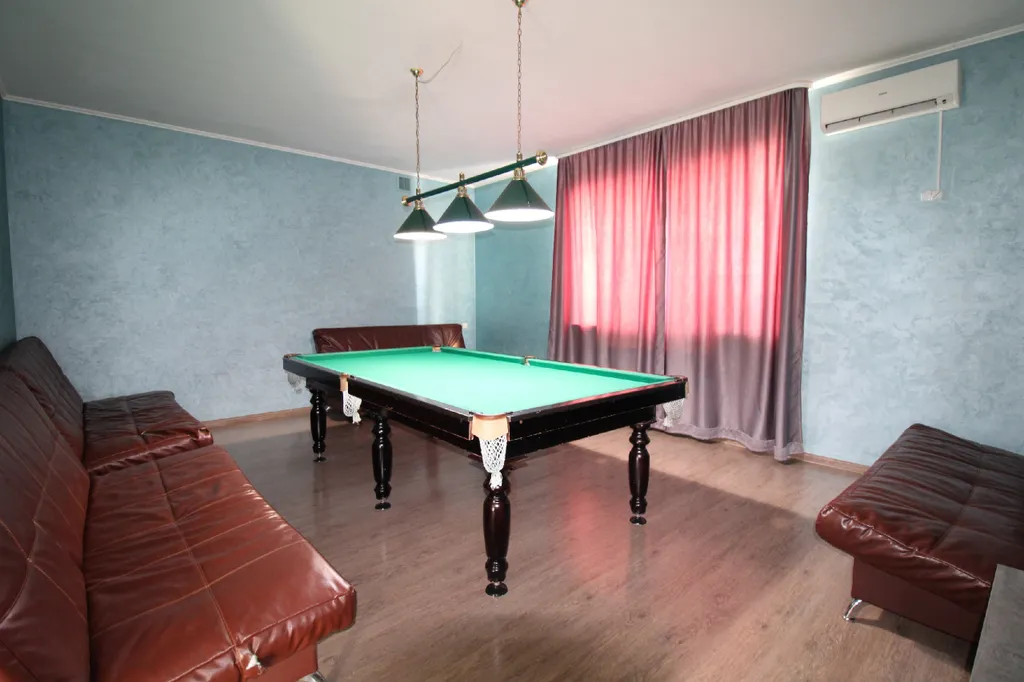 Аренда коттеджа для отдыха с теплым бассейном, сауной, бильярдом