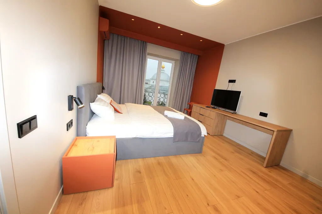 Квартира NiceAparts - стильная квартира в центре с видом на Казанский собор — Ярославль