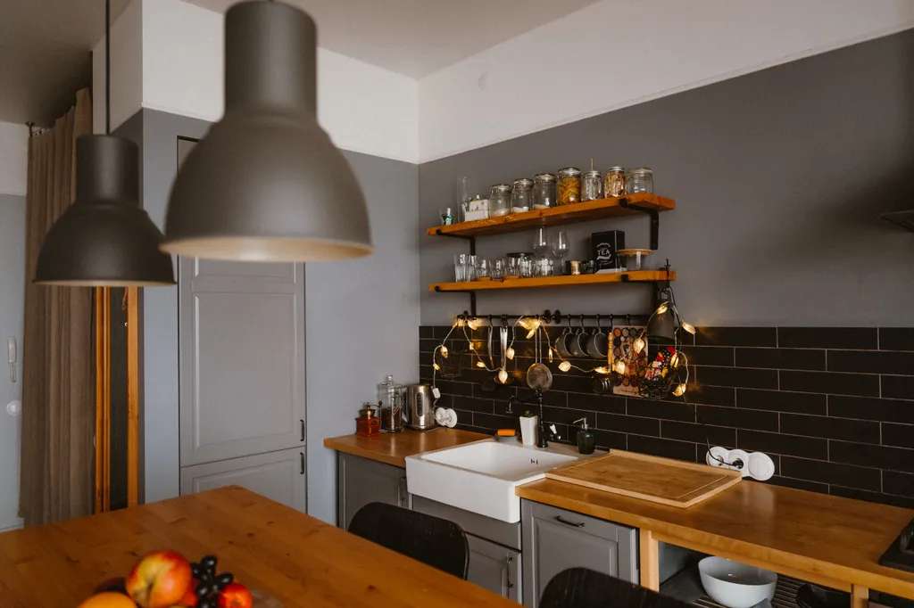 Дизайнерские апартаменты с панорамными окнами под крышей