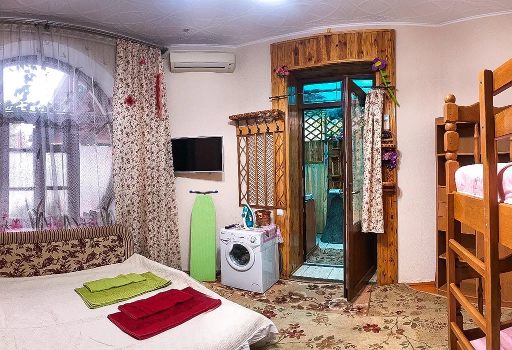 Уютная квартира с летней верандой-кухней