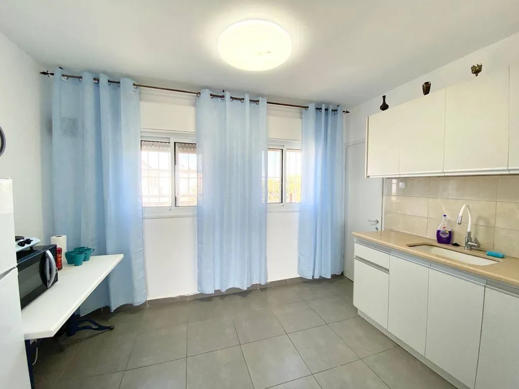 Deluxe рядом с Средиземным морем