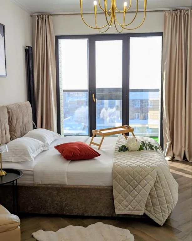 Студия с панорамным окном, видом на Северные закаты, Чумаровка 2 минуты