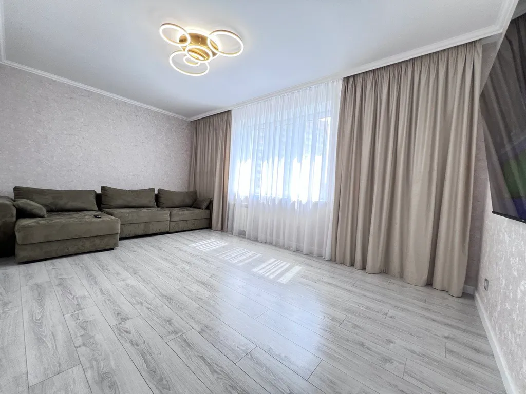 Стильная современная двушка центр