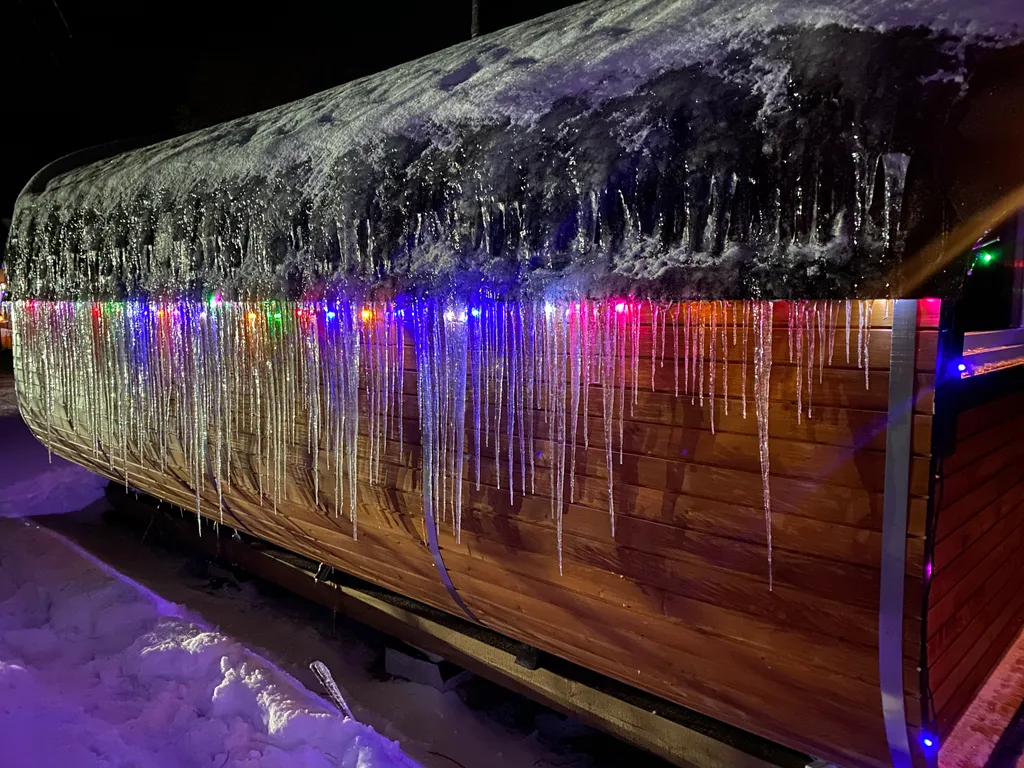 Коттедж на берегу реки с собственным пирсом