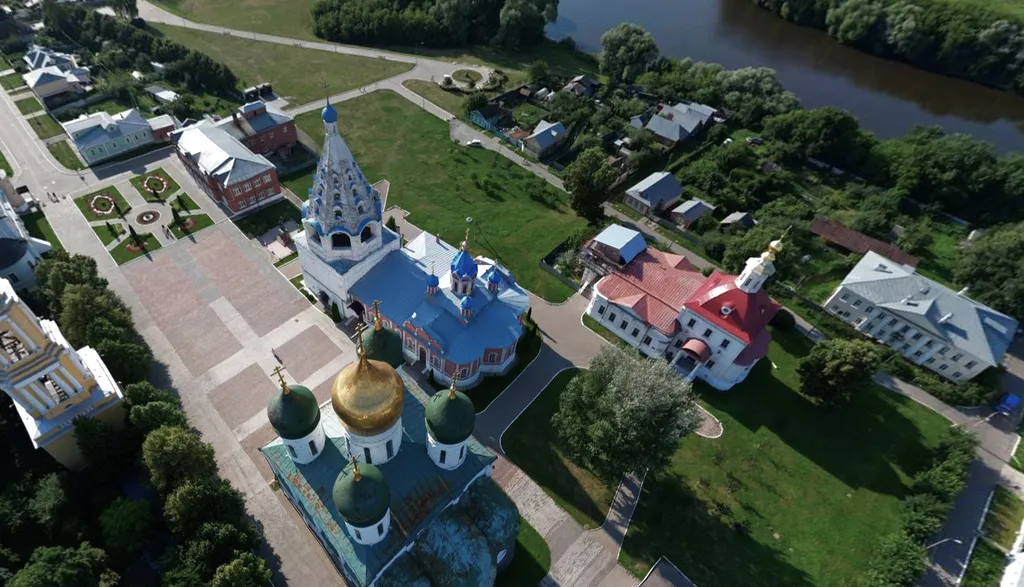 Студия у Соборной площади Кремля