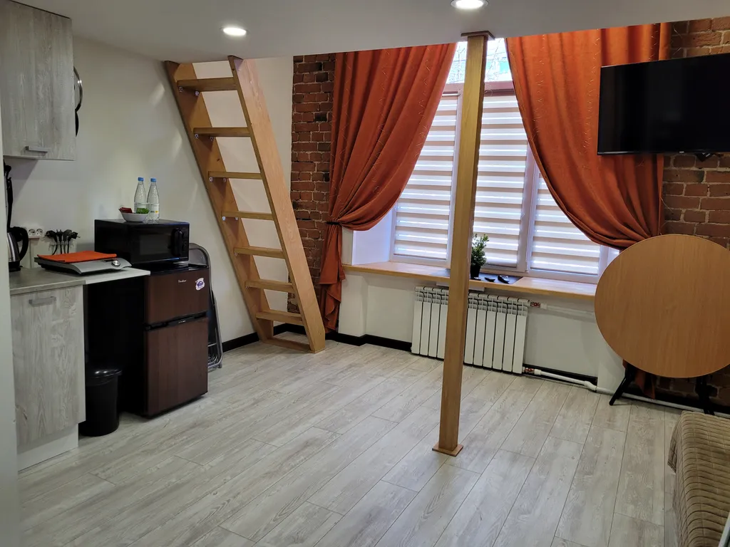 Лофт-3 Красная. Клёвая двухуровневая студия в центре