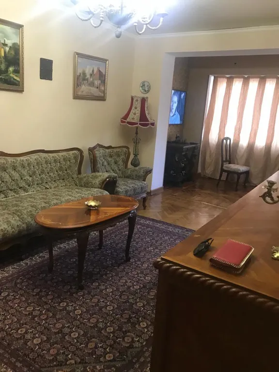 Квартира 3-комнатная квартира — Сухум