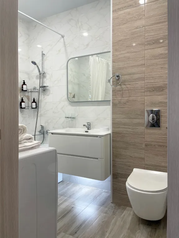 Шикарная квартира со своим двориком и качелью