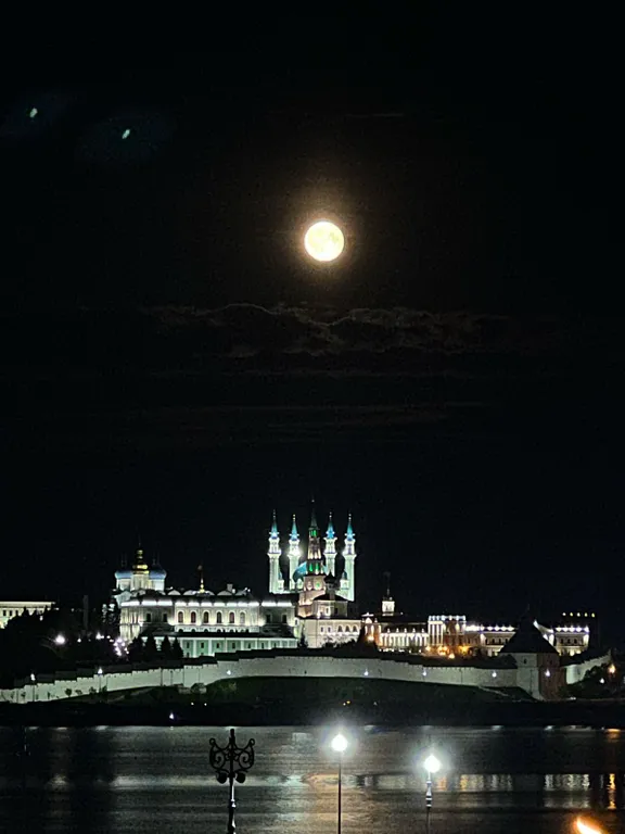 Квартира Квартира с видом на Кремль на 1-ой береговой р.Казанки у метро — Казань