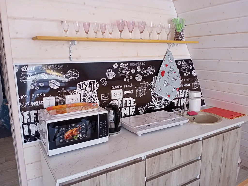 Дом с террасой и баней на дровах