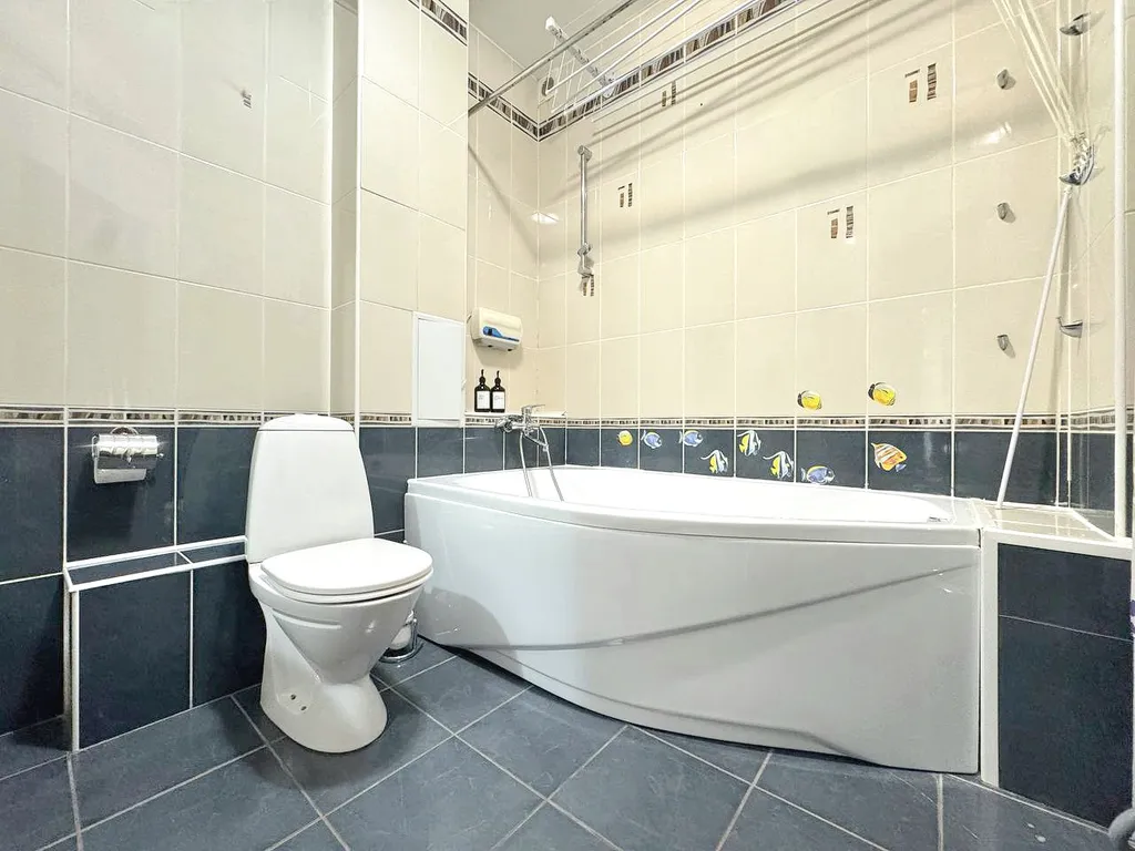 3-комнатная квартира в центре с балконом и кондиционером