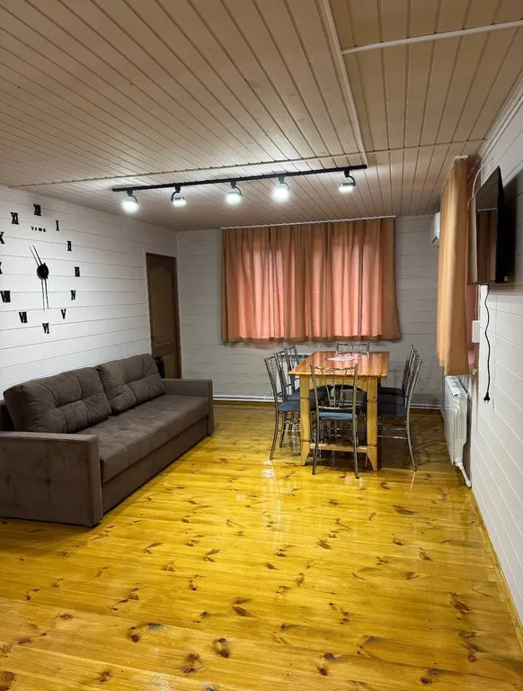 Дом на набережной пруда 8/2