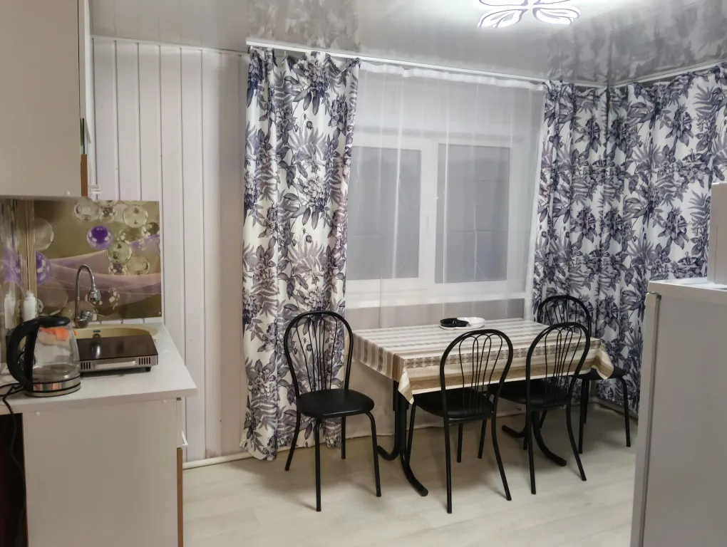 Благоустроенный 4-х местный номер со своей кухней и сан.узлом