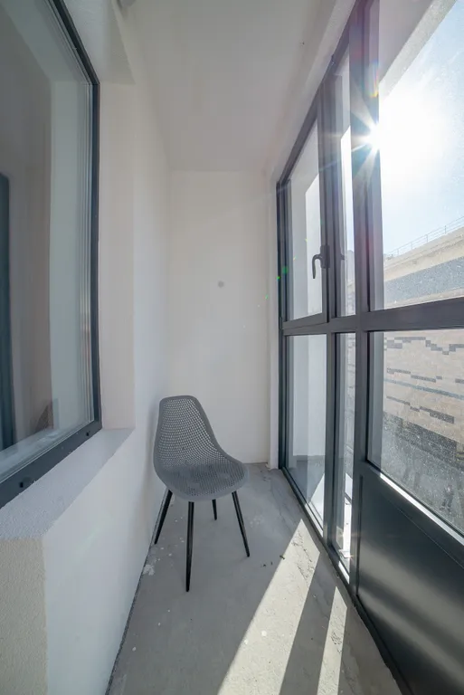 Евродвушка с балконом на Тверитина 41 для 4 гостей