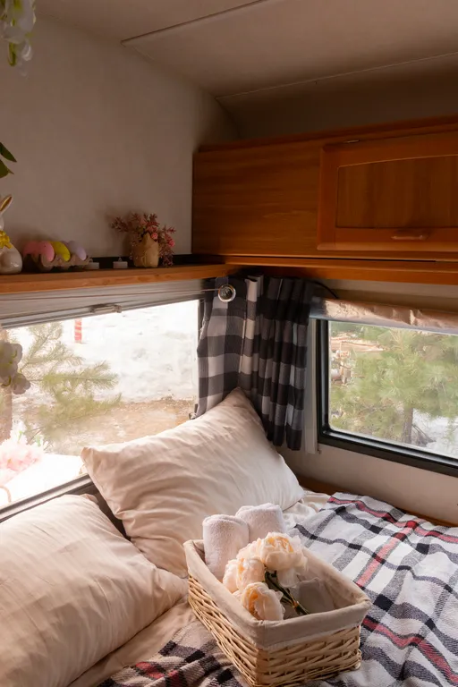 Новогодний трейлер на колесах с фотозонами