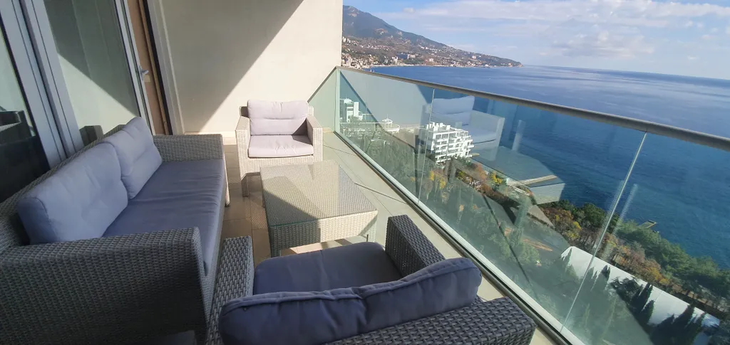 Апартаменты с прямым видом на море.