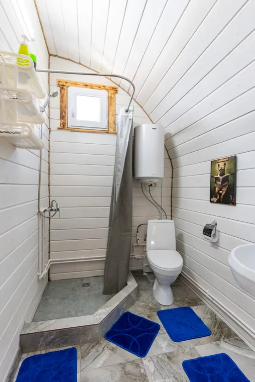 Уютный домик на опушке леса