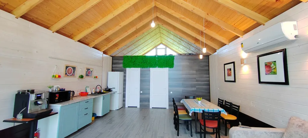 Дом на берегу озера